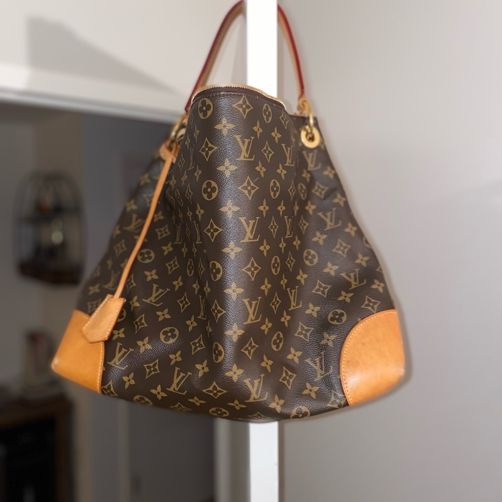 Louis Vuitton classic graceful MM hobo bag